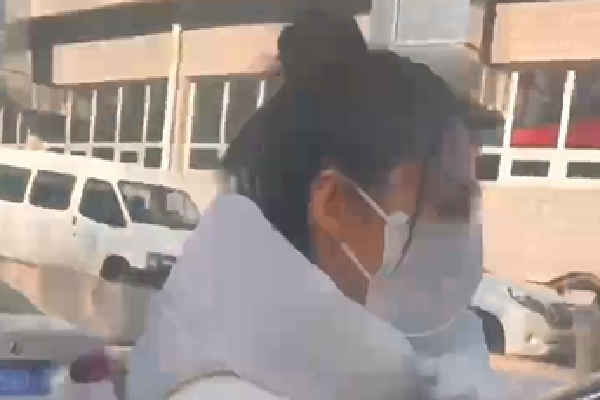 相泽南被黑人强开菊蕾网友热议其背后故事(图1)