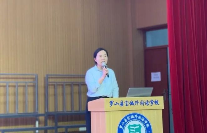 罗山县宝城外国语学校高中部女生青春期心理健康教育讲座(图7)