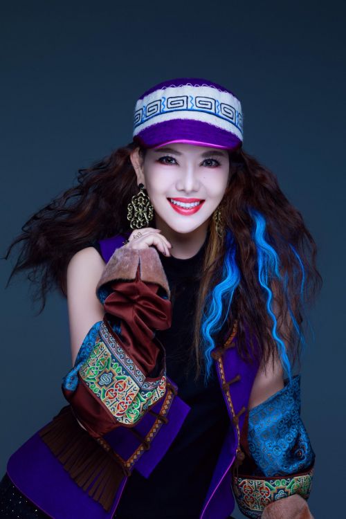 母亲节：乌兰图雅用歌声祝福全天下母亲幸福安康(图3)