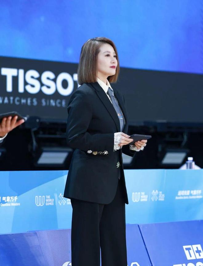 超绝“九头身”裁判火爆全网！本人：为什么叫我“法拉利”？(图5)