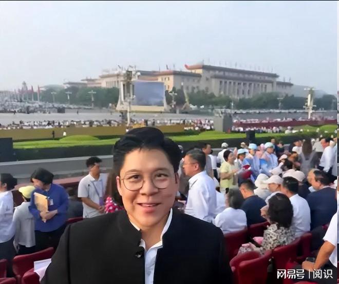 九三阅兵暴露张凯丽的“真实身份”不一般难怪她能受邀观礼(图4)