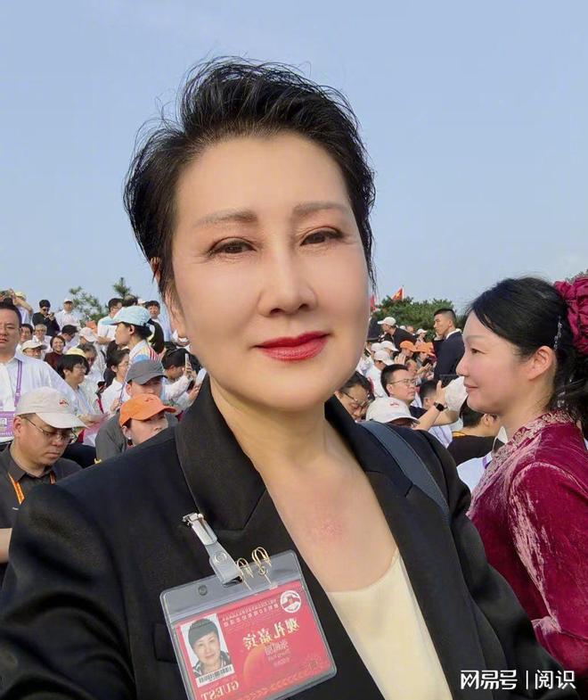 九三阅兵暴露张凯丽的“真实身份”不一般难怪她能受邀观礼(图5)
