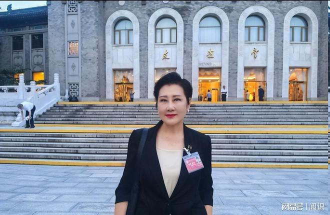 九三阅兵暴露张凯丽的“真实身份”不一般难怪她能受邀观礼(图11)