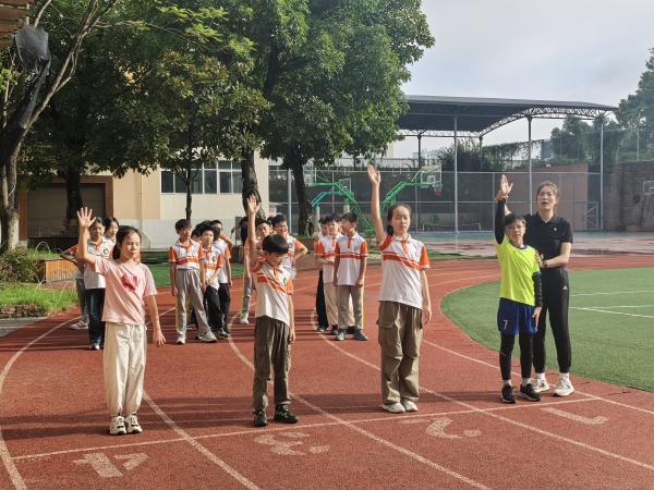 智慧场景点亮校园 永川凤凰湖小学数字化教育双轮驱动(图2)
