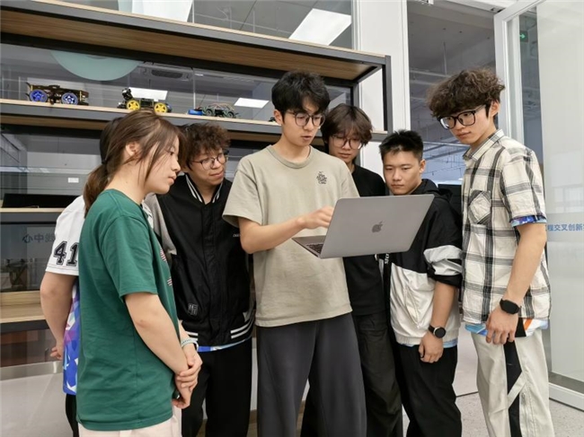 赋能体育数字化：浙大城市学院团队自研“毫秒级”轮滑智慧裁判系统(图3)